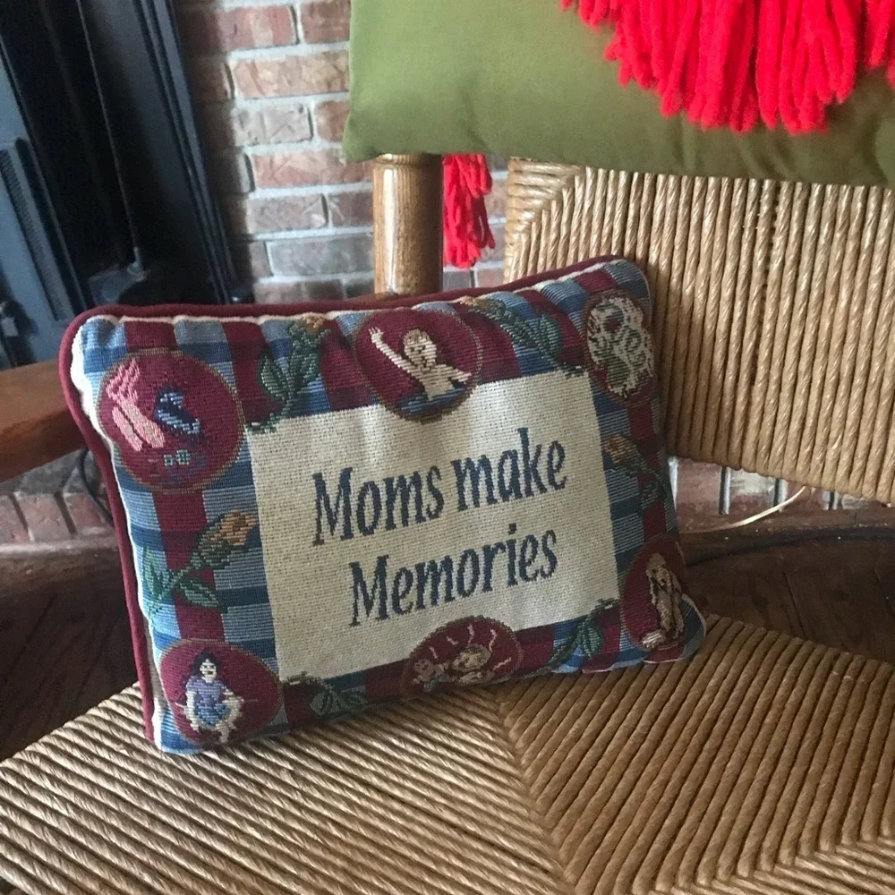 Rare Vintage Moms Make Memories Decoration Pillow
